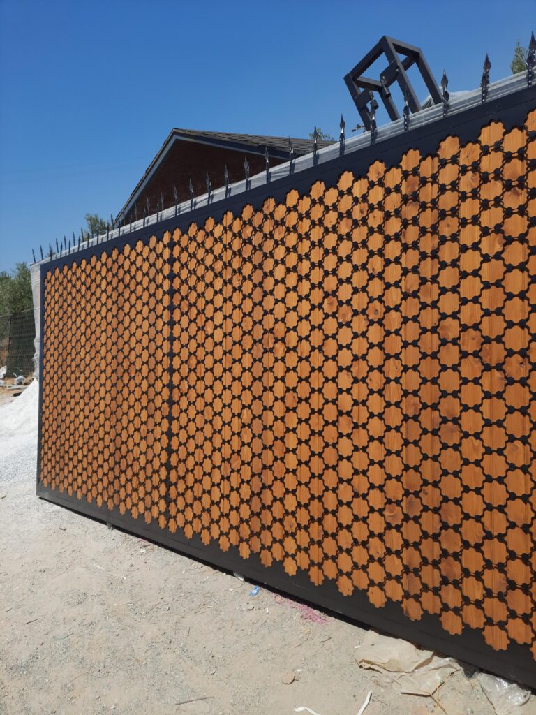 SetasPanelcit  Bahçe kapıları, estetik ve güvenliği bir arada sunarak yaşam alanlarınızın değerini artırır